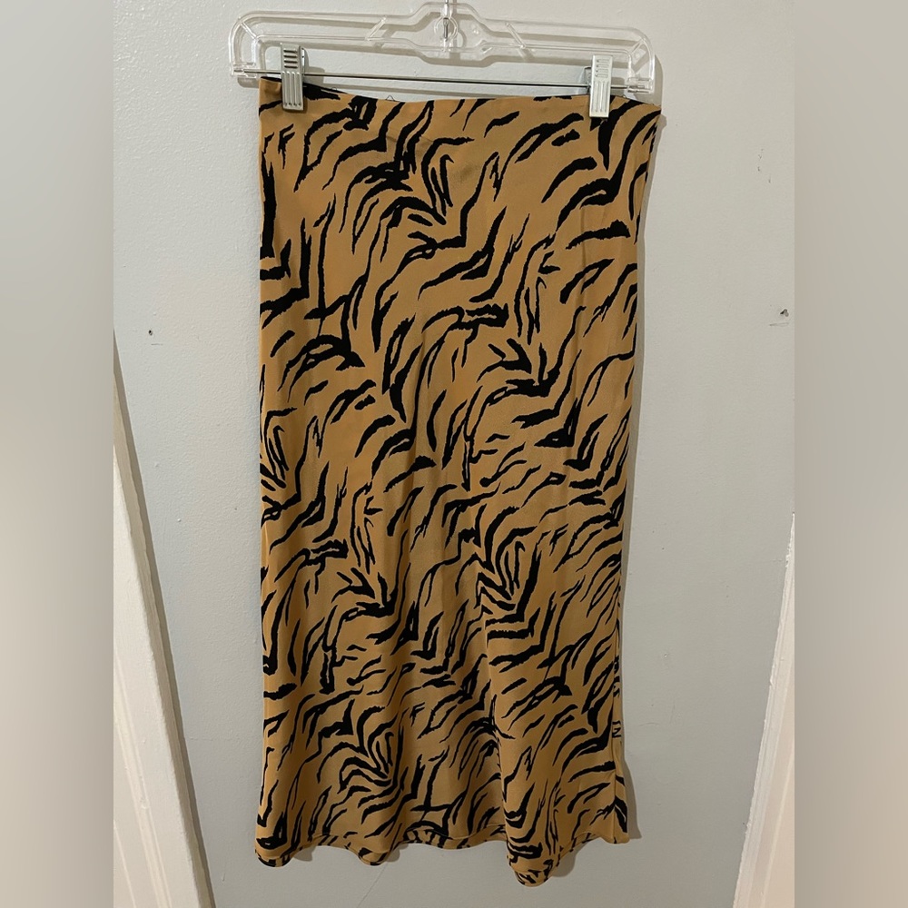 Madewell patterned midi skirt size 4
